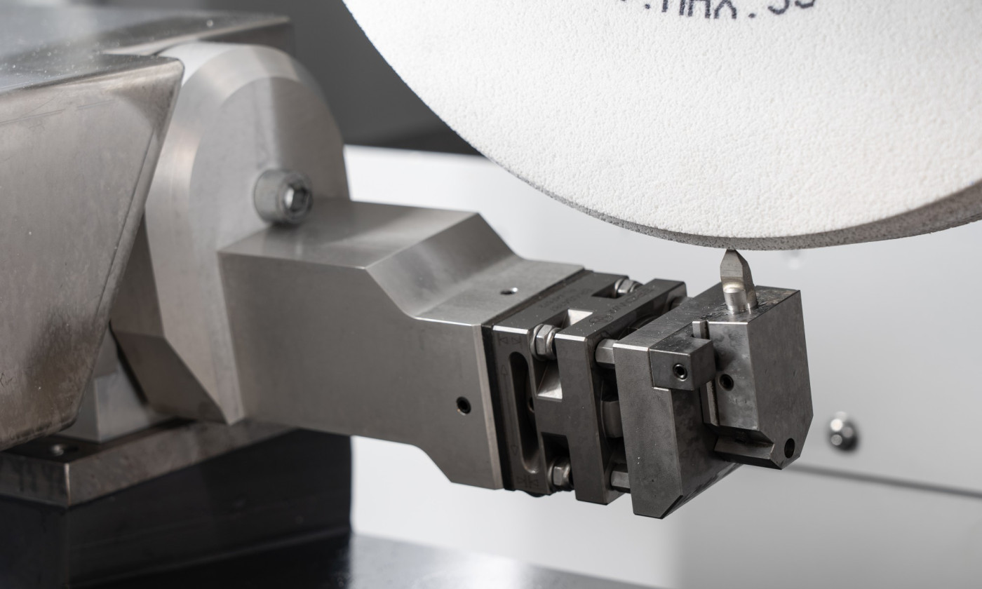 Schwenkabrichter mit Formdiamant in FS X40 Z CNC