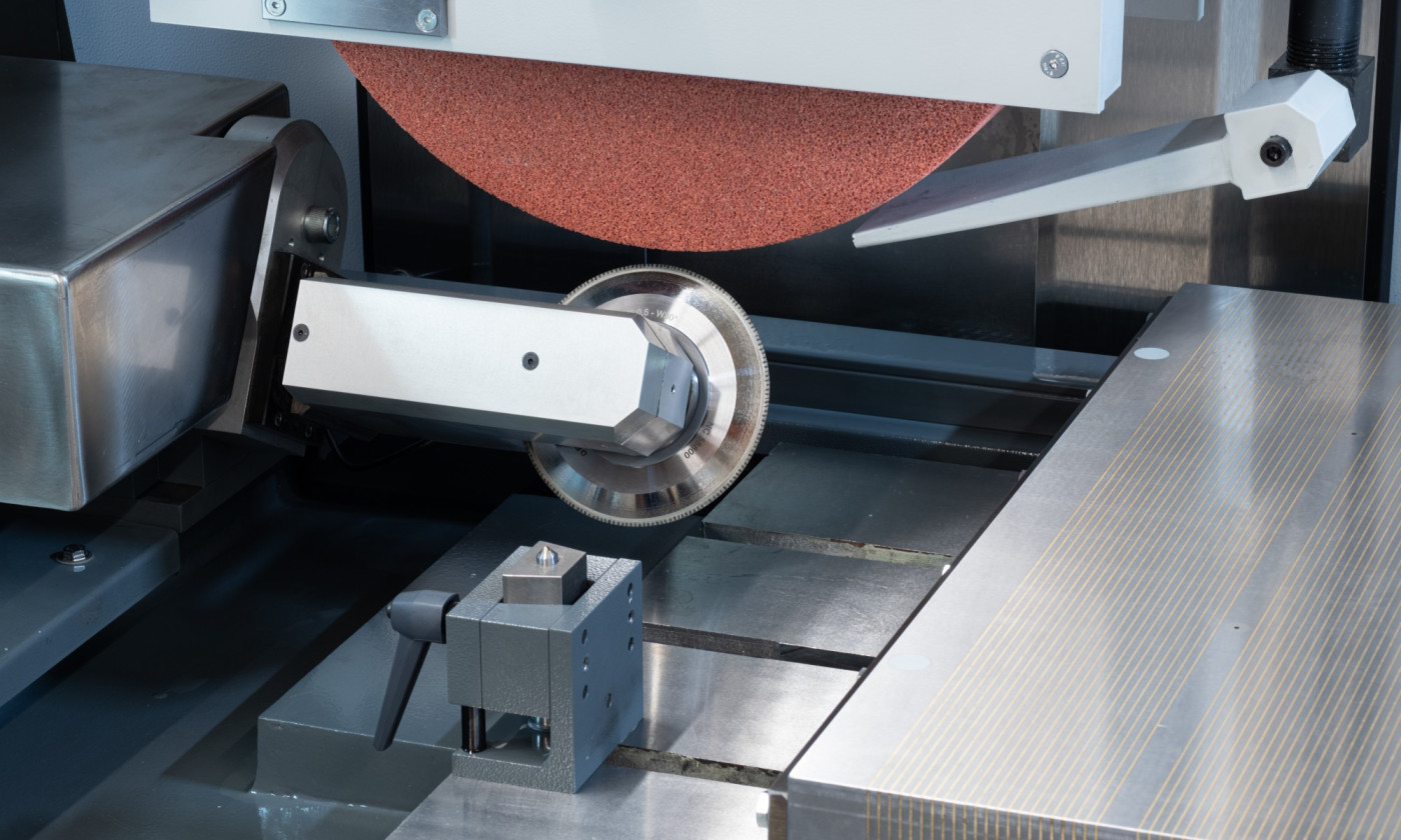 Schwenkabrichter mit Abrichtrolle in FS X40 Z CNC